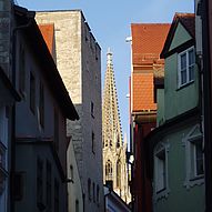 Regensburg, Hinter der Grieb mit Dom St. Peter
