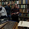 Die Teilnehmenden der Exkurision im historischen Herbarium