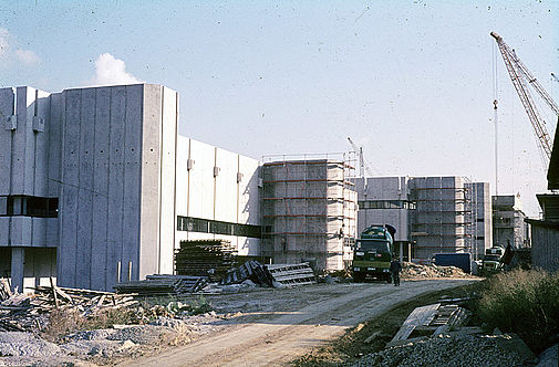 Gebäudepanorama im Rohbauzustand nach dem Richtfest 1972