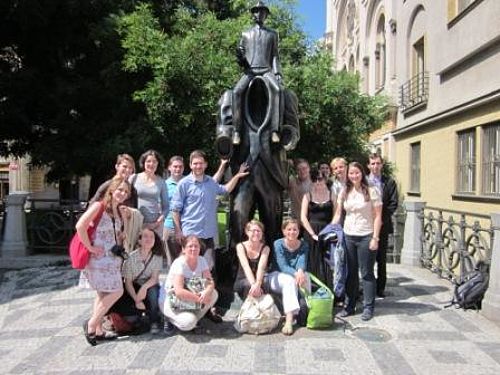 Studentengruppe in Prag während der Exkursion.