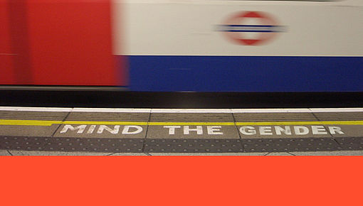 Ein Bild zeigt die U-Bahn in London. Der Text 