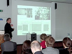 Prof. Dr. Norbert Zimmermann während eines Vortrags