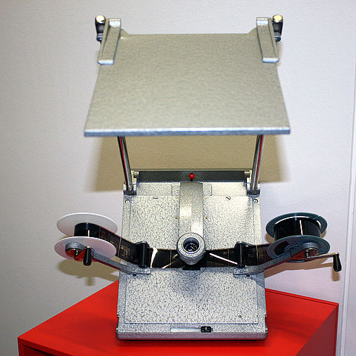 Tragbares Mikrofilmlesegerät