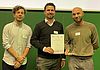 Hans Görlinger, Felix Kolb und Sahm Shojai von Diingu freuen sich über die Auszeichnung mit dem Hochschulgründerpreis der Universität Regensburg.