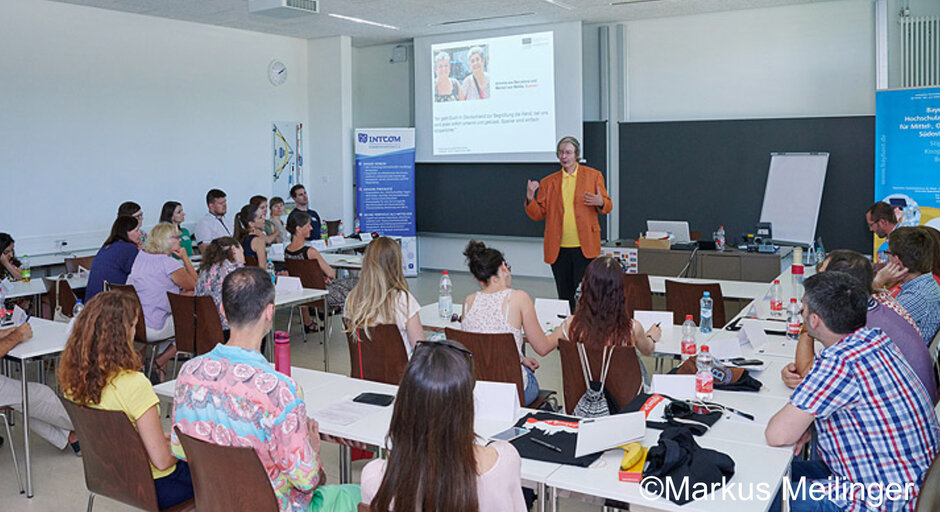 Prof. Dr. Wilfried Dreyer hält Vortrag an der Ostbayerischen Technischen Hochschule Regensburg