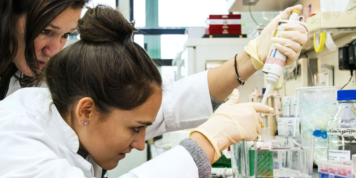 Mitarbeitende des Laborteams der experimentellen Orthopädie