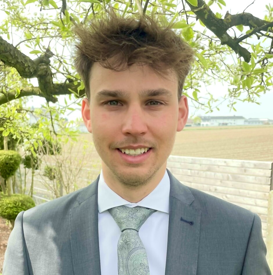 Das Bild zeigt den wissenschaftlichen Mitarbeiter des Lehrstuhls, Herrn Samuel Bauer.