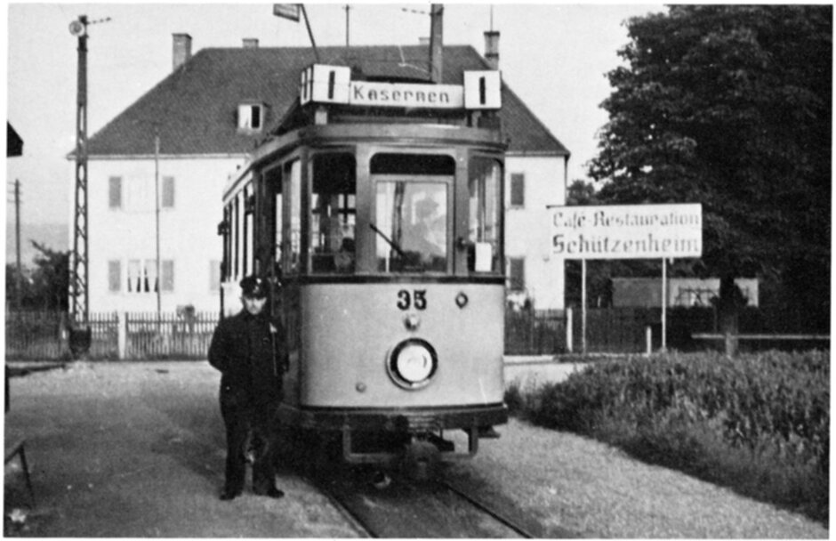 Die historische Straßenbahn Regensburg auf dem Terminus in Prüfening (öffnet Vergrößerung des Bildes)