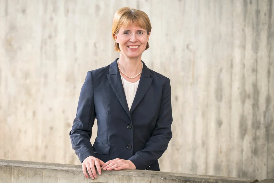 Porträtfoto von Frau Professorin Dr. Astrid Ensslin