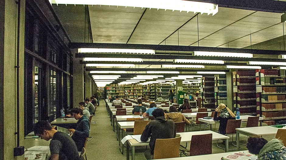 Lesesaal Biologie (öffnet Vergrößerung des Bildes)