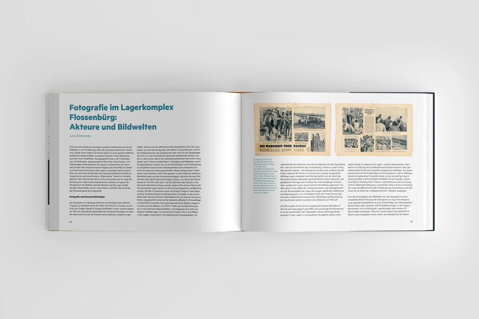 Geöffnetes Buch auf Tisch (öffnet Vergrößerung des Bildes)