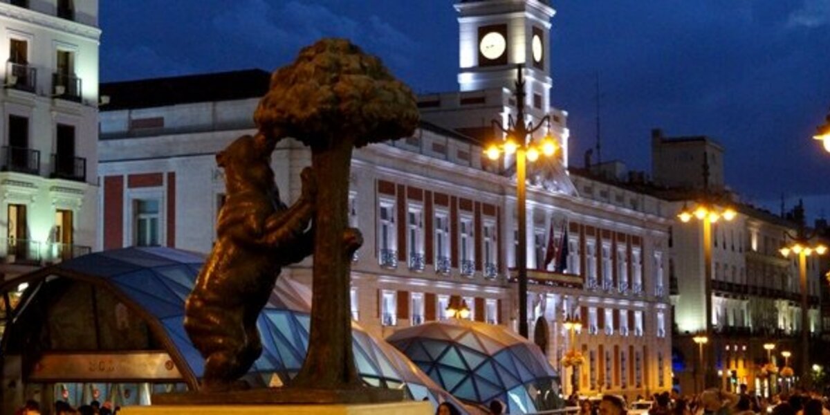 Plaza del Sol in Madrid bei Nacht
