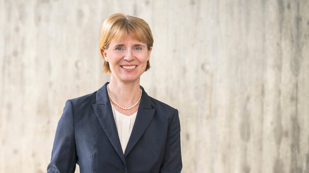 Porträtfoto von Frau Professorin Dr. Astrid Ensslin