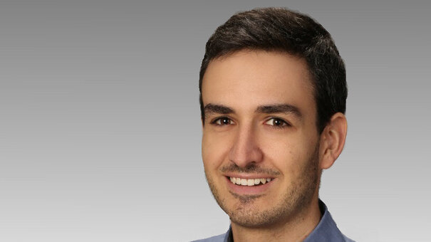 Porträtfoto eines jungen Mannes