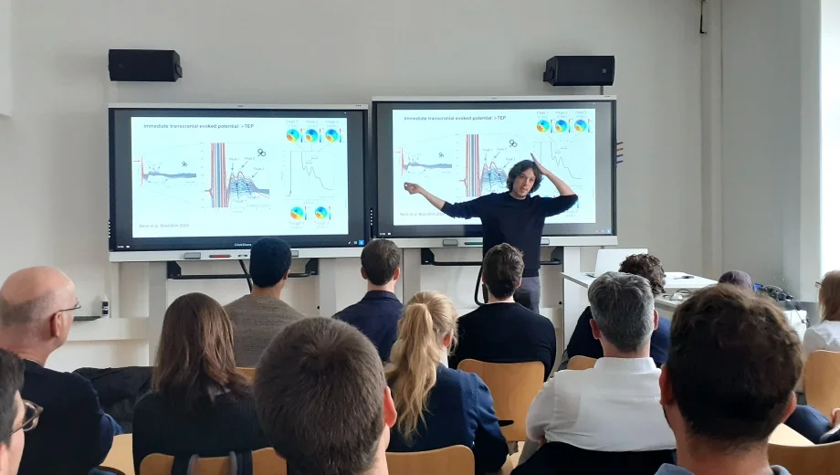 Dr. Leo Tomasevic beim Bildgebungs-Workshop der Universität Regensburg