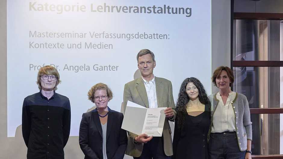 Prof. Dr. Angela Ganter with her team (course category)