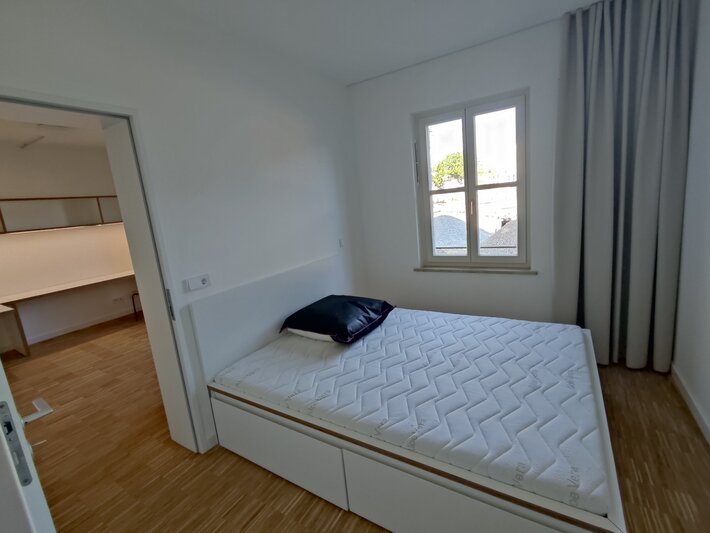 Bedroom with window (öffnet Vergrößerung des Bildes)