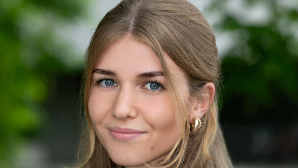 Das Bild zeigt die ehemalige Studentische Hilfskraft des Lehrstuhls, Frau Eva Engstle.
