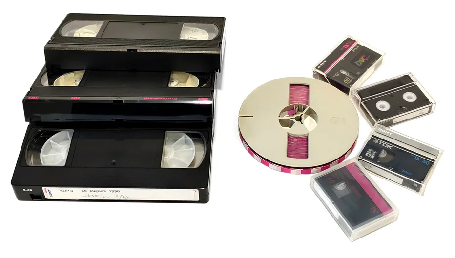 Symbolbild: Videokassetten, Magnetband, MiniDV-Kassetten (öffnet Vergrößerung des Bildes)