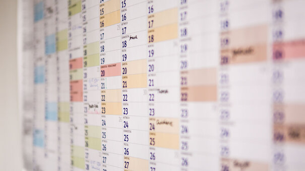 Nahaufnahme eines Jahreskalenders