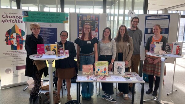 Info-Stand Koordinationsstelle Chancengleichheit und DIMAS Nacht.Schafft.Wissen