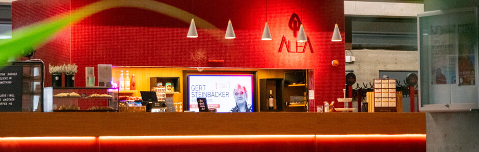 Die Kaffeebar im Foyer des Zentralen Hörsaalgebäudes der Universität Regensburg
