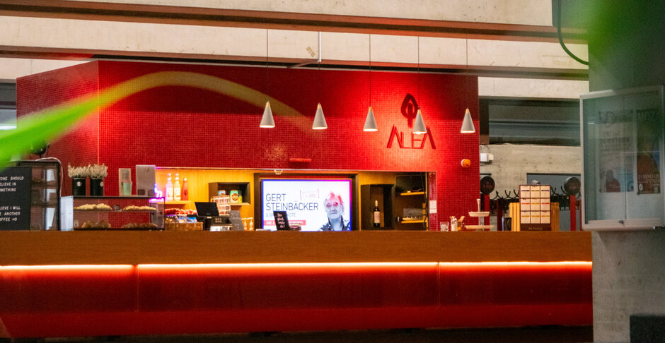 Die Kaffeebar im Foyer des Zentralen Hörsaalgebäudes der Universität Regensburg