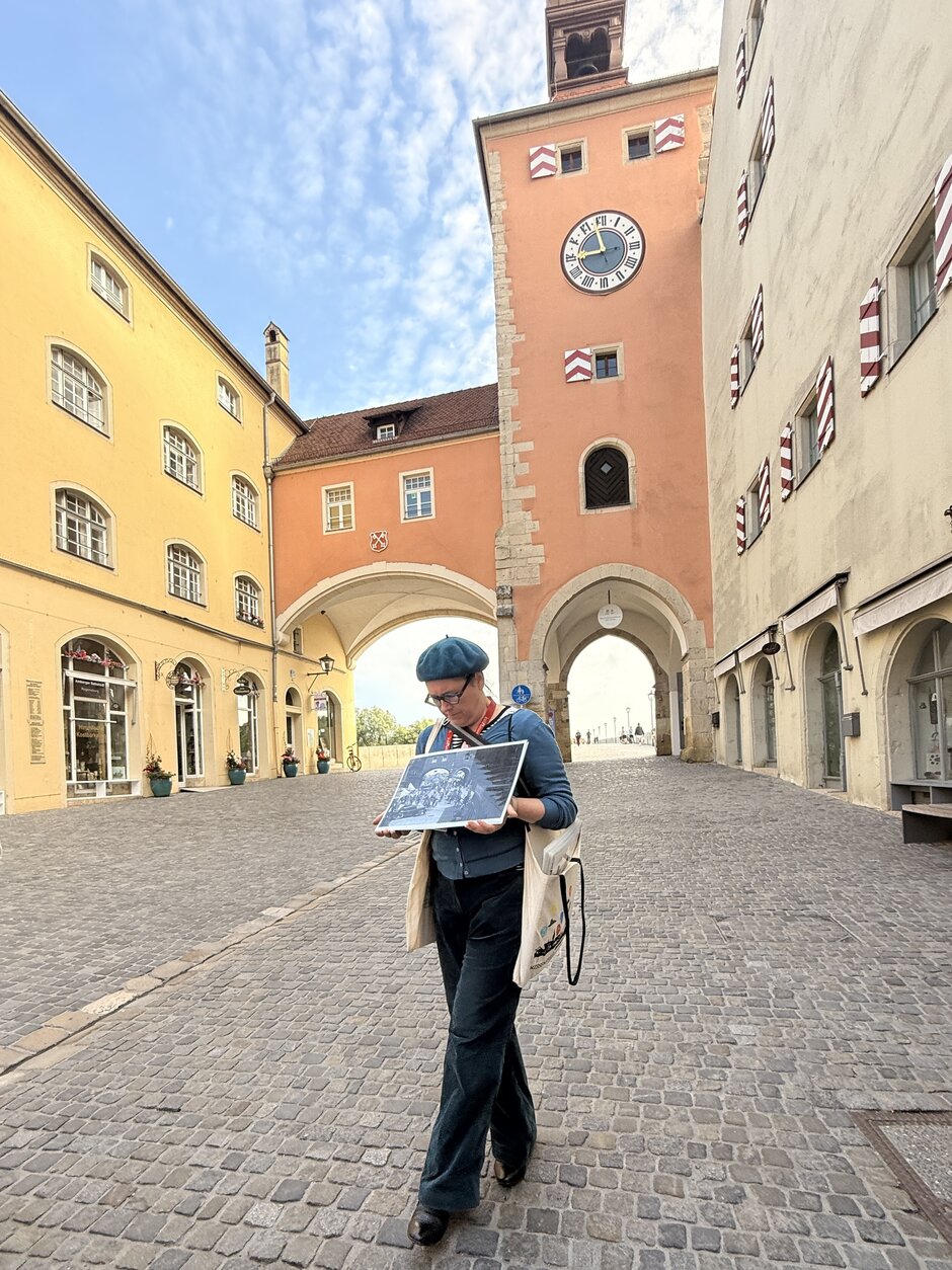 Stadtführung in der Studienstadt Regensburg zum Thema "Welterbe und Nachhaltigkeit". Nicole Litzel (Stadt Regensburg). Projekt der Deutsch-Französischen Studien. 