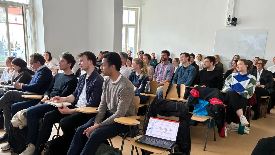 Zuhörer beim Bildgebungs-Workshop der Universität Regensburg