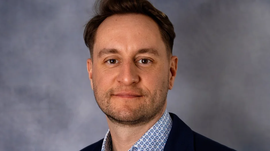Porträt des Wissenschaftler Stefan Schoisswohl (öffnet Vergrößerung des Bildes)
