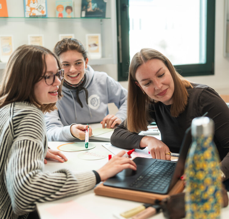 Studierende im Studiengang Pädagogik bei geistiger Behinderung