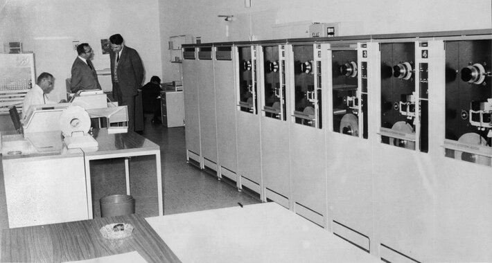 Siemens 4004/45 F; 1968 im Keller des Sammelgebäudes (öffnet Vergrößerung des Bildes)