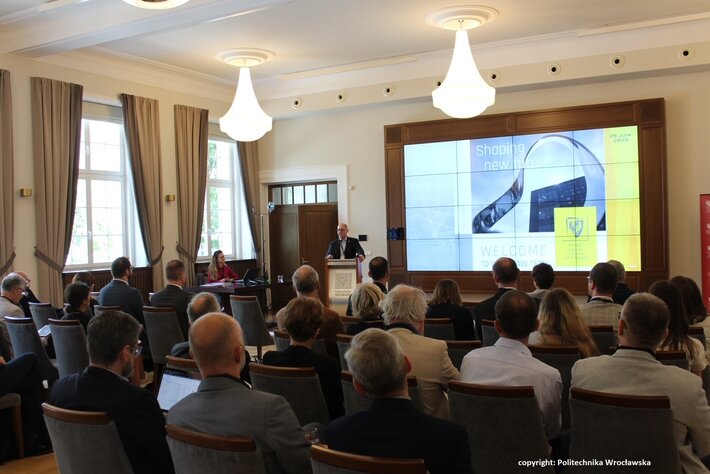 (öffnet Vergrößerung des Bildes)