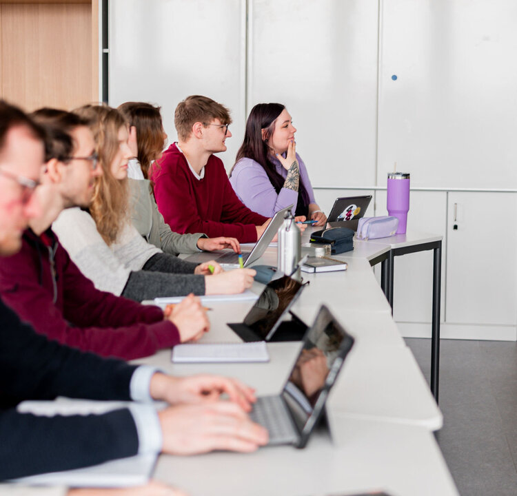 Seminar an der Uni Regensburg mit 6 Studierenden