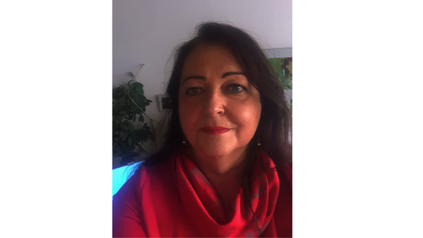 Brustbild von Margit Reil