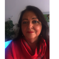 Brustbild von Margit Reil