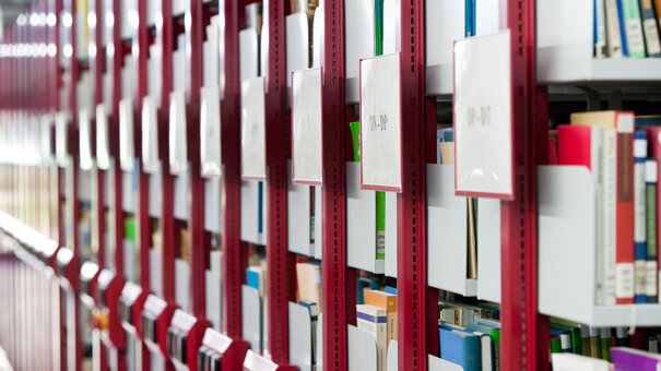 Regalsystem für Bücher im Magazin