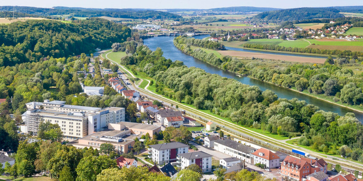 Luftaufnahme der Klinik für Orthopädie der Universität Regensburg im Asklepios Klinikum Bad Abbach