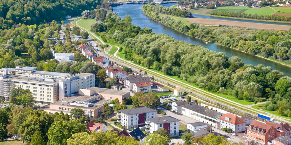 Luftaufnahme der Klinik für Orthopädie der Universität Regensburg im Asklepios Klinikum Bad Abbach
