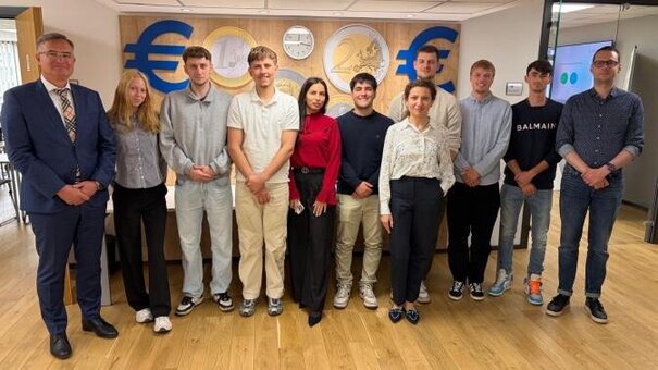 Gruppenfoto der Studierende der Hochschule Coburg bei der Deutsch-Bulgarischen Industrie- und Handelskammer (AHK)