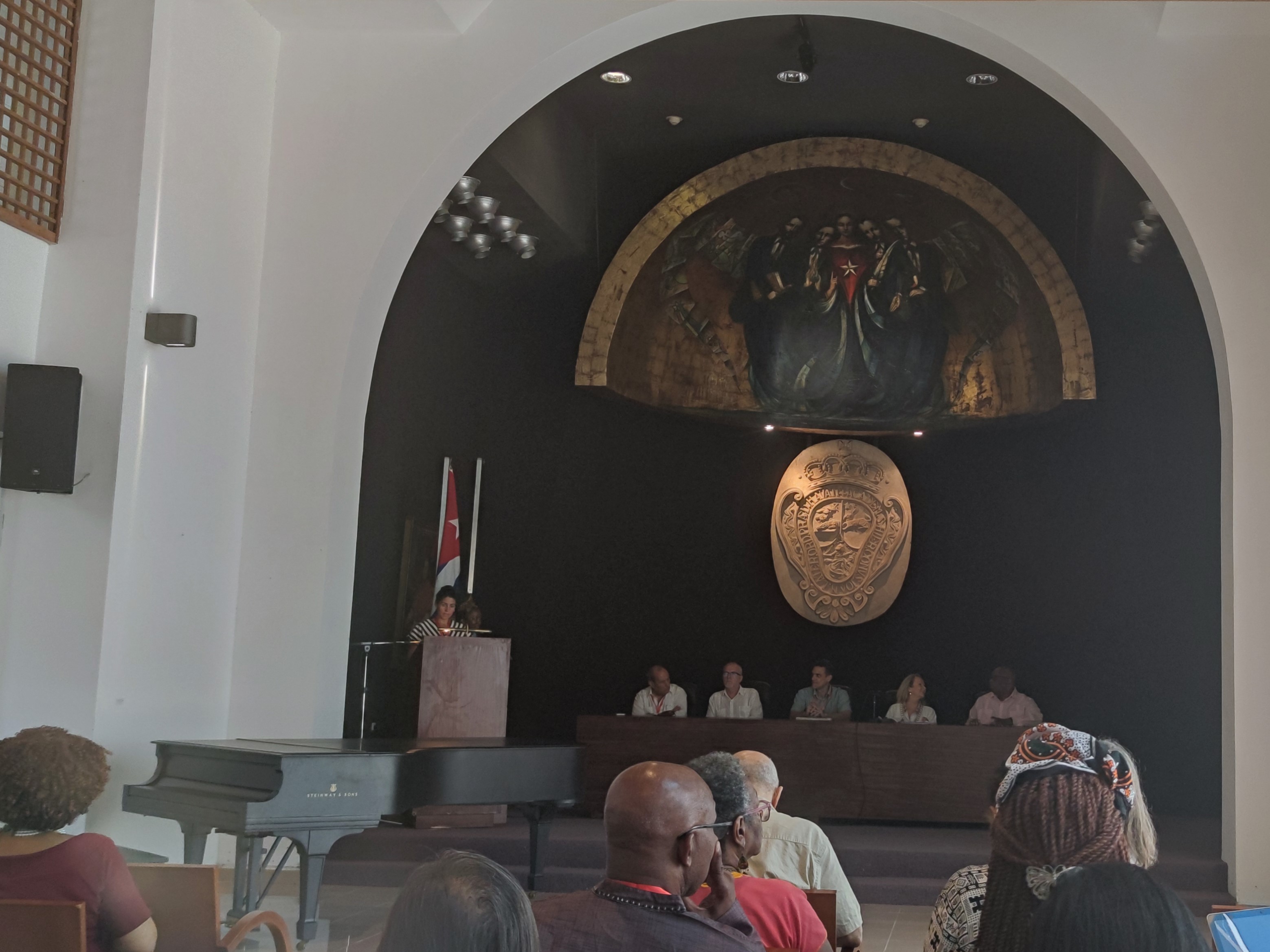 Kirenia Rodríguez Puerto während der Eröffnung des Coloquio Caribe in der Aula Magna des historischen Kollegs San Gerónimo | © Anne Brüske