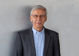 Porträt von Herrn Prof. Dr. Udo Hebel.