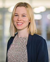 Porträt von Frau Julia Ruhs.