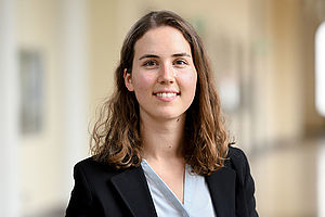 Porträtfoto von Frau Vanessa Schöller