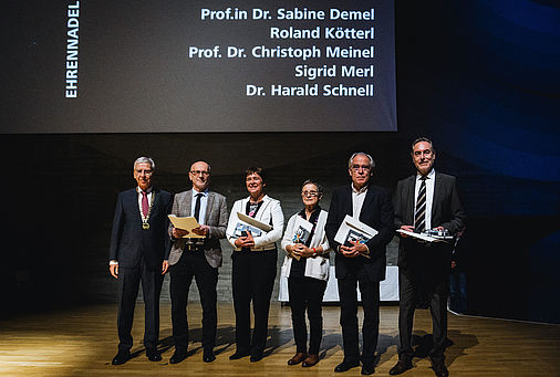 Die Preisträger der Ehrennadel der Universität.