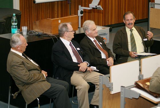 Disputatio in rostris habita C. Licoppe, T. Pekkanen, N. Sallmann, A. Capellan Garca participibus